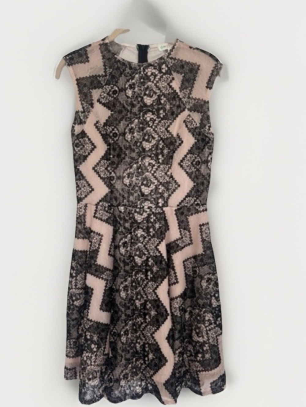 LOVE FIRE Lace BLACK/BLUSH Dress M